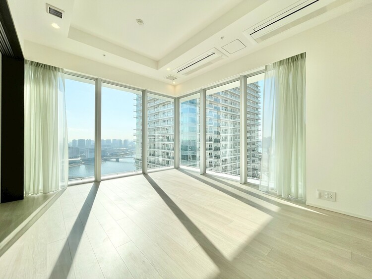 居間 シンプルな内装と偏り過ぎないデザインで統一しました。