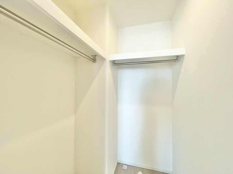 収納 家電やスーツケース、ストック品など何でも片付く嬉しい空間です。