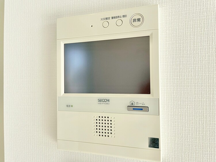 設備 誰が来てもわかる様にモニター付きインターホンを設置。