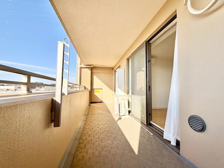 その他 朝の澄んだ空気や、夕方に吹く清々しい風を感じられるバルコニー。