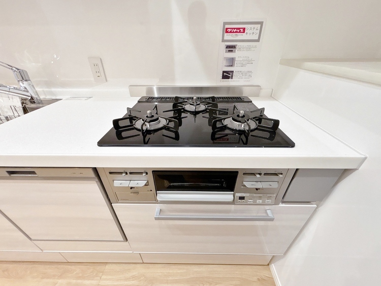 その他 ※CG加工により家具を再現しております。開放感のあるキッチンスペース。調理をしながら、会話も弾みそうですね。