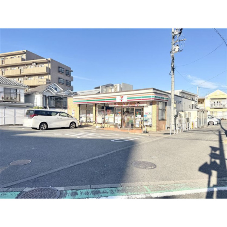 周辺 セブンイレブン多摩関戸2丁目店(約200m)