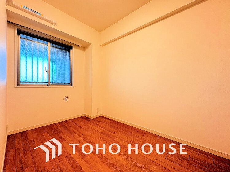 内装 採光もある洋室は、くつろぎのひと時を過ごすのにぴったり