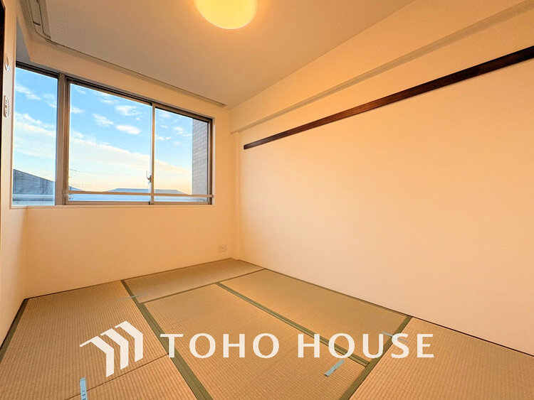 内装 シンプルですっきりとした室内は飽きのこない居心地の良い雰囲気