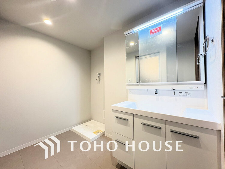 洗面 大きな洗面鏡付き、朝の身支度も楽しくなりますね