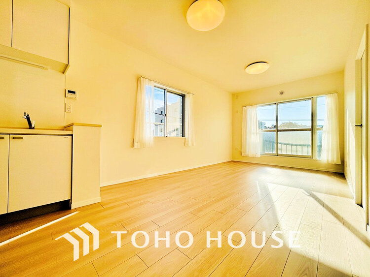 内装 家族みんなが爽やかに過ごせるように、光をたっぷり取り込んだLDK