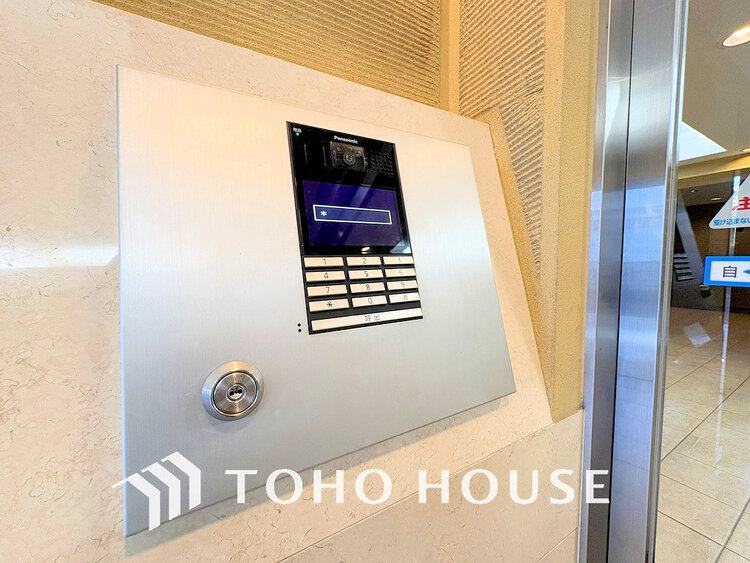 エントランス エントランスはオートロック完備で安心のセキュリティ性