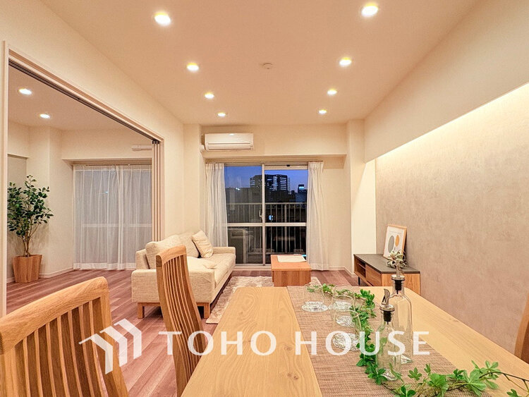 内装 家族みんなが爽やかに過ごせるように、光をたっぷり取り込んだLDK