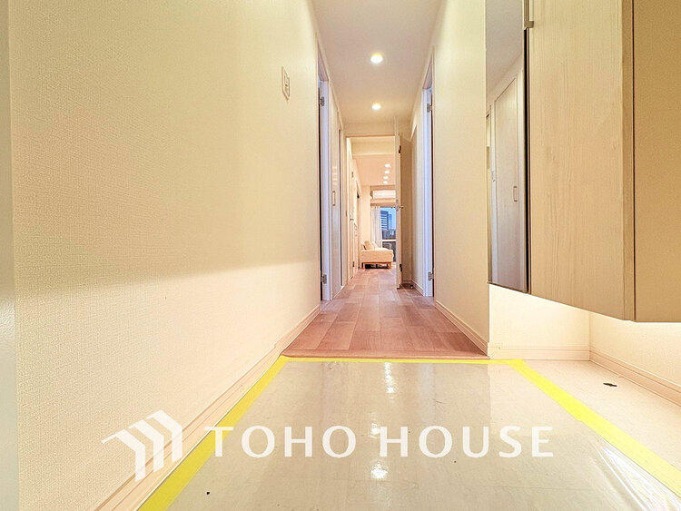 玄関 落ち着いた雰囲気の玄関、家族の帰りを暖かく迎えてくれます