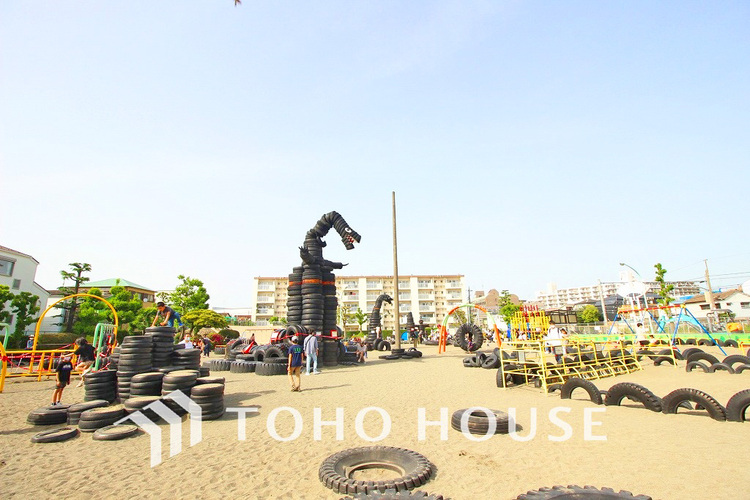周辺 西六郷公園（タイヤ公園）　距離1400m
