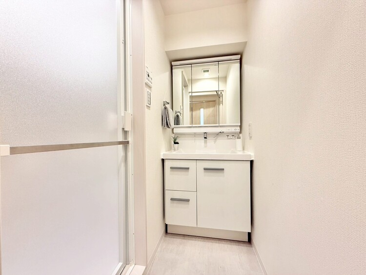 その他 十分な広さの脱衣所。