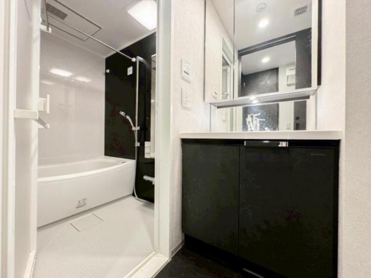 洗面 使用頻度の高い場所だからこそ便利な空間に。多人数での使用も考えた便利な空間です