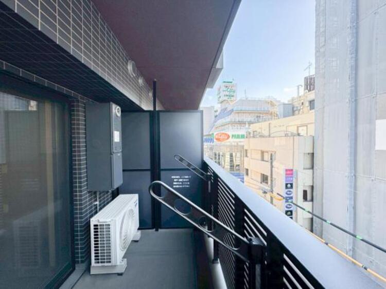 バルコニー 思わず大きく深呼吸したくなるルーフバルコニー！空が青く、近く、広く感じる事が出来ます。