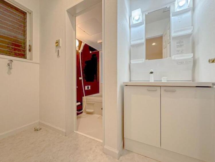 洗面 使用頻度の高い場所だからこそ便利な空間に。多人数での使用も考えた便利な空間です