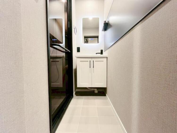 洗面 使用頻度の高い場所だからこそ便利な空間に。多人数での使用も考えた便利な空間です