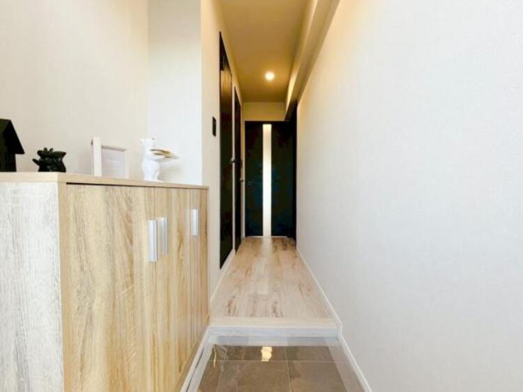 その他 明るく広い玄関には収納力に優れたシューズボックス。　靴をスッキリと整頓することができます。