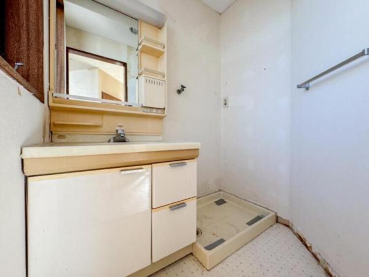 洗面 使用頻度の高い場所だからこそ便利な空間に。多人数での使用も考えた便利な空間です