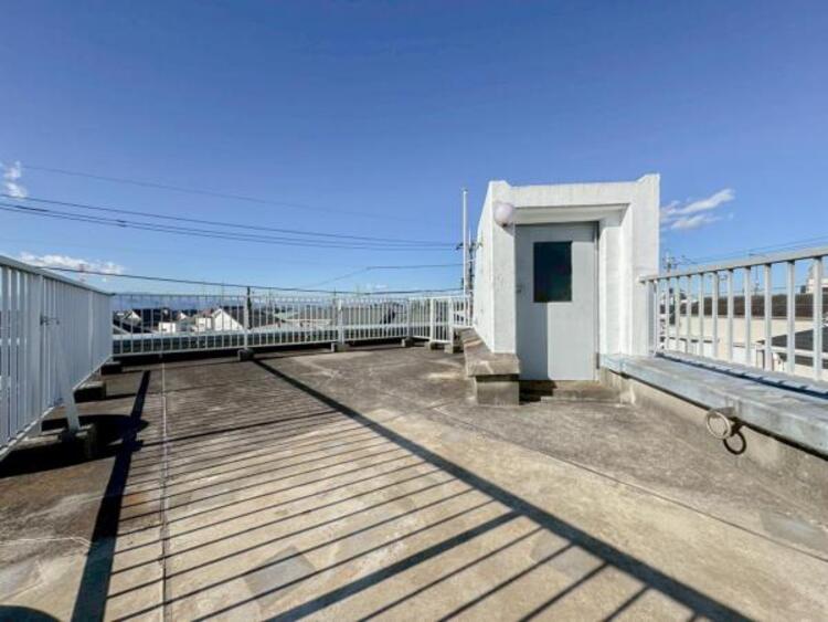 バルコニー 自分だけの時間を満喫できる屋上テラス！贅沢を味わえる空間になっています！