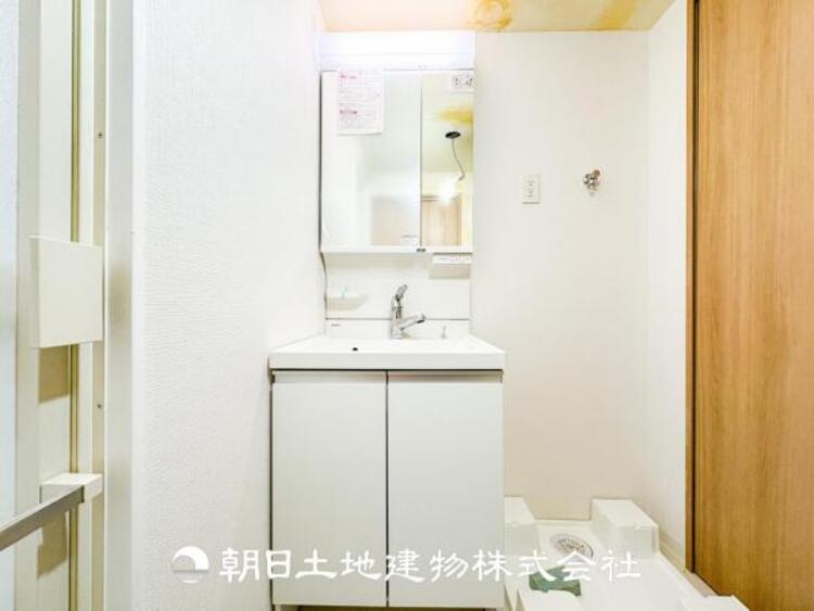 洗面 慌ただしい1日が始まり、充実した1日の終わりを締めくくる洗面所。