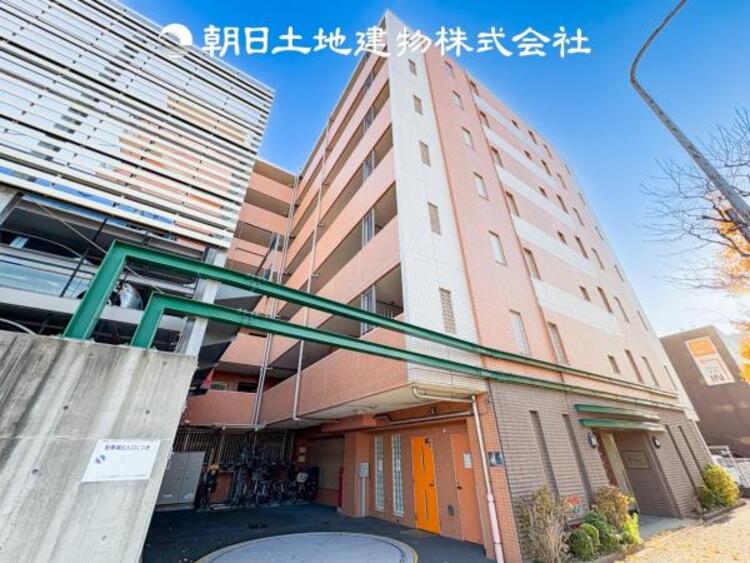 外観 時間のゆとりと空間、暖かな陽光がもたらす光と風を独占してください。