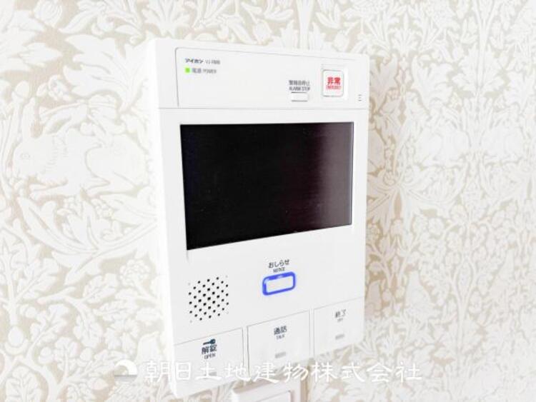 その他 TVモニター付きインターホンは訪問者のお顔を確認出来安心な機能です！