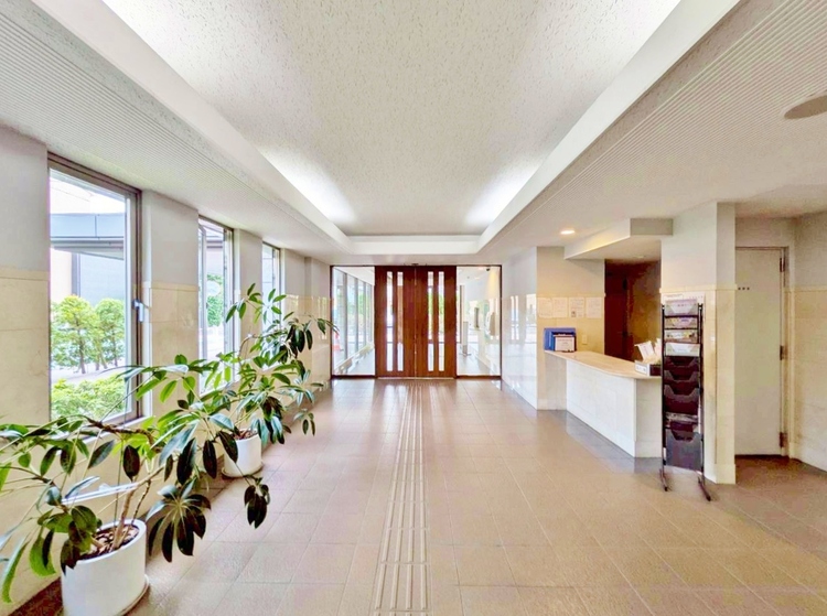 エントランス エントランス内部は、管理が行き届き清潔な共有スペースとなっています。