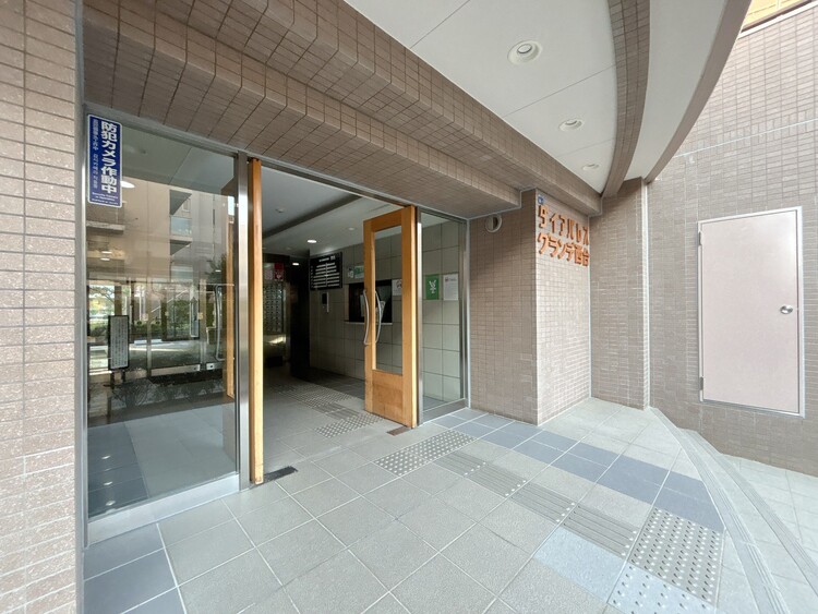 エントランス 外と内をつなぐエントランスは、まさに顔となる場所。