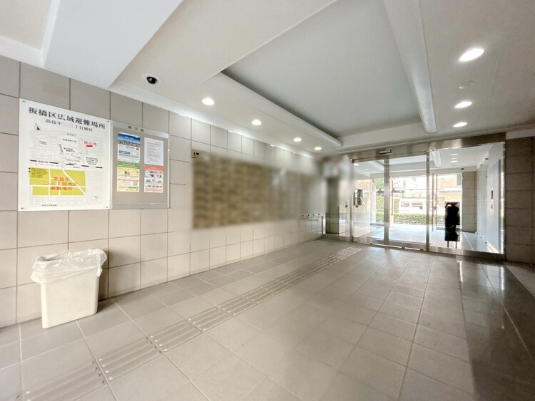 エントランス エントランス内部は、管理が行き届き清潔な共有スペースとなっています。