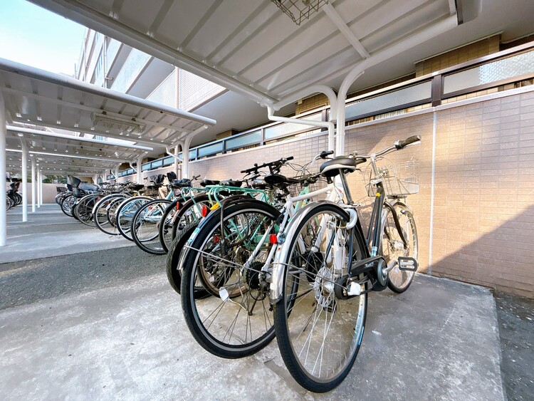その他 きちんと整備された駐輪場。住む方の心遣いが感じられます。