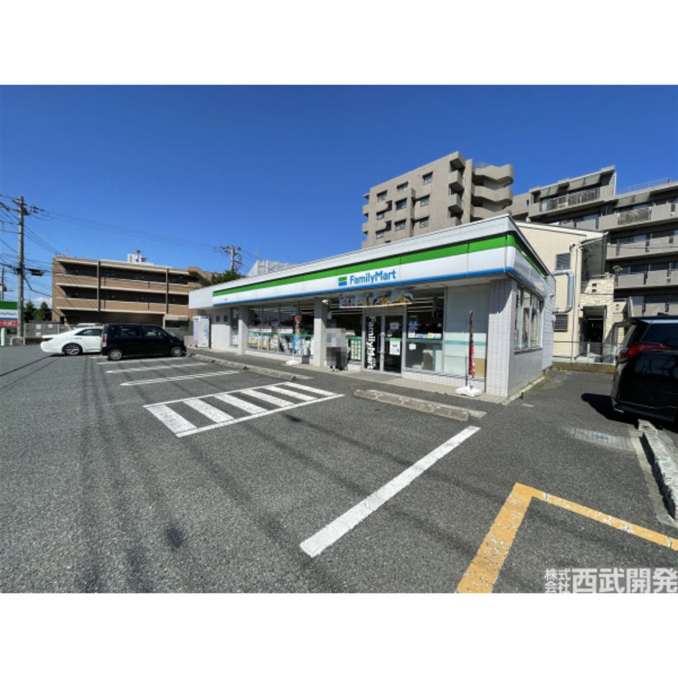 周辺 ファミリーマート(約330m)