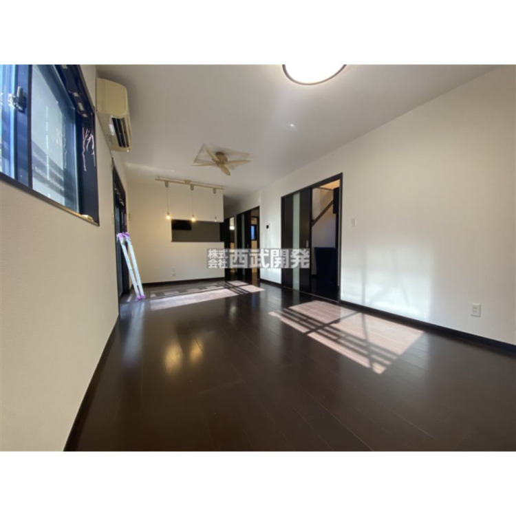 居間 LDK１７．５帖