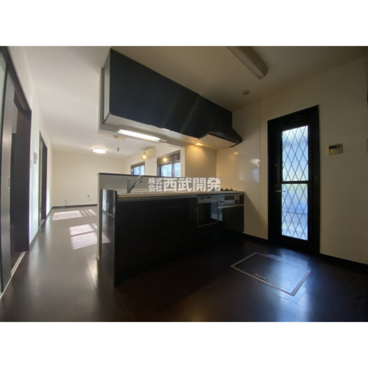 キッチン 勝手口付き