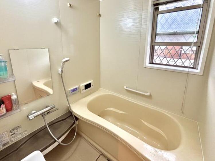 風呂 ゆったりとした広さで、毎日のバスタイムを心地よくお楽しみいただけます。