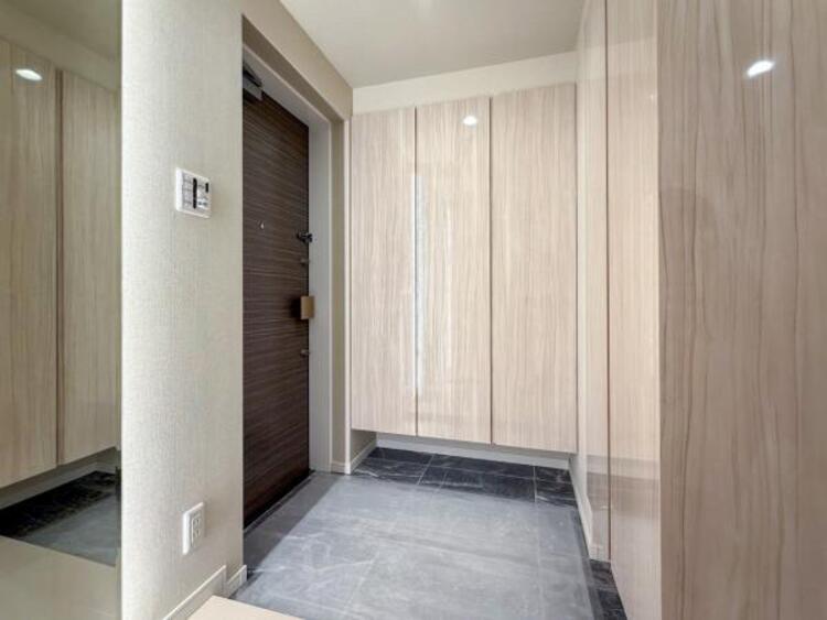 その他 広々とした玄関で大切なお客様をお出迎え。明るく気持ちの良い玄関は気持ちが盛り上がります。