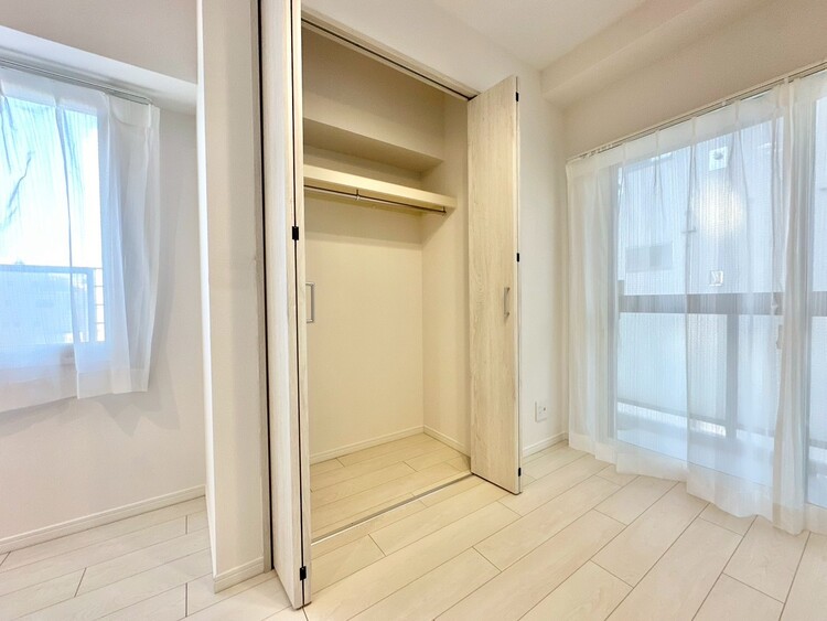 その他 収納スペースが付いていて、お部屋を広く使っていただけます。