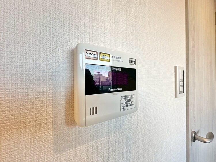 その他 見やすい画面で操作しやすい給湯パネル。