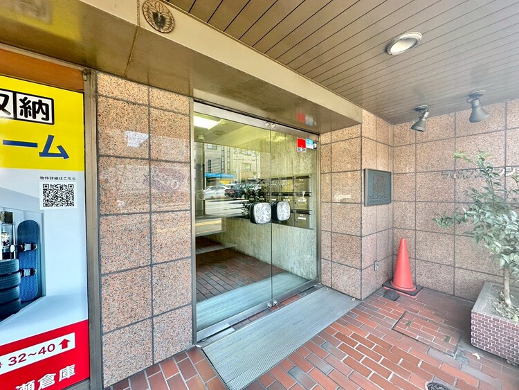 その他 上質感漂う玄関アプローチです。