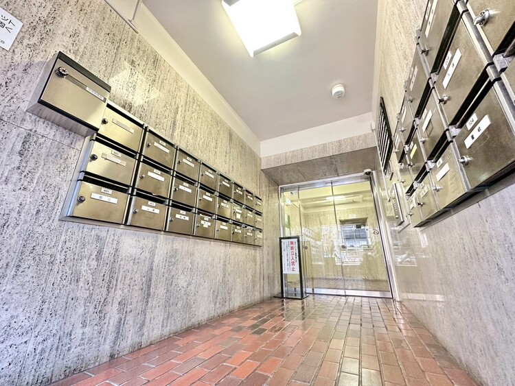 その他 館内は静寂な中が保たれており、管理が行き届いている印象を受けました。