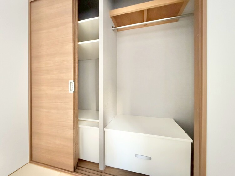 その他 収納スペースが付いていて、お部屋を広く使っていただけます。