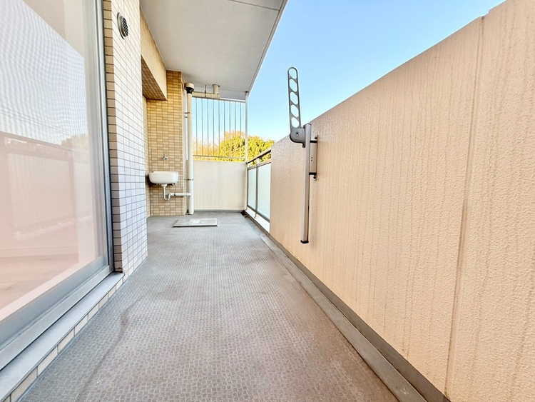 その他 朝の澄んだ空気や、夕方に吹く清々しい風を感じられるバルコニー。