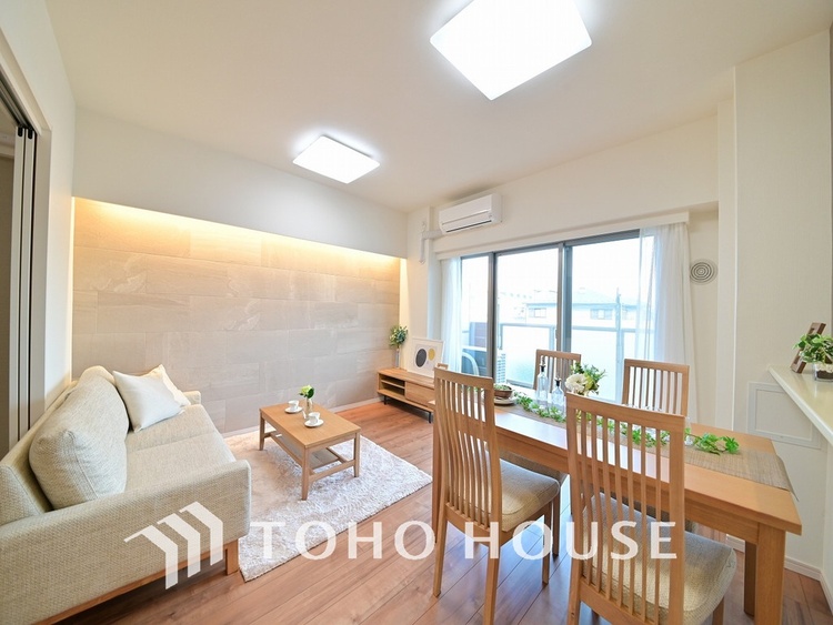 内装 明るいLDKは自然と家族が集まるコミュニケーションの場所に