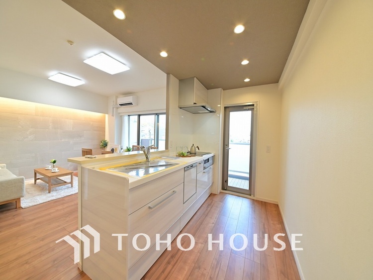 キッチン シンプルな部屋の雰囲気に溶け合うナチュラルキッチン