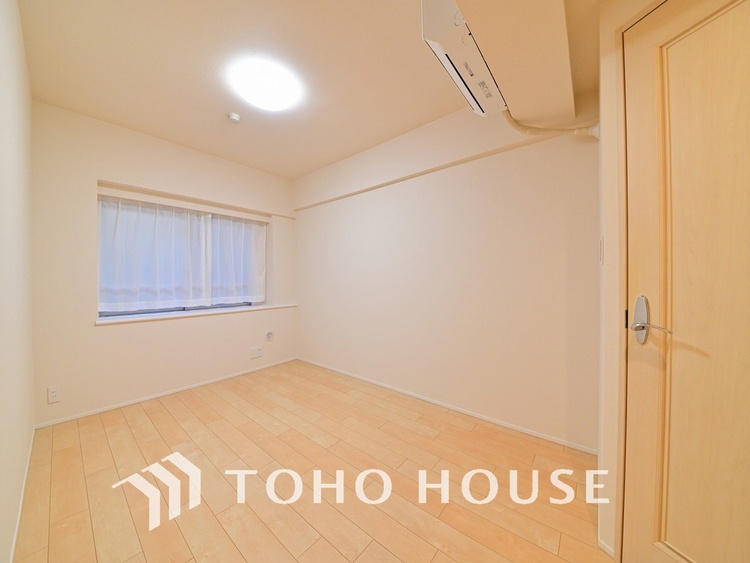 内装 採光もある洋室は、くつろぎのひと時を過ごすのにぴったり