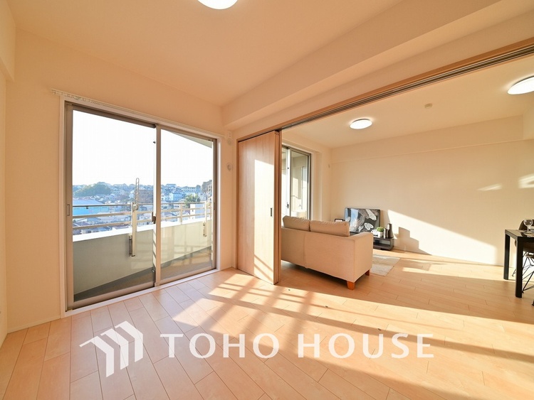 内装 1日の疲れを癒し、心地よく寛げるようゆったりとした広さをしています