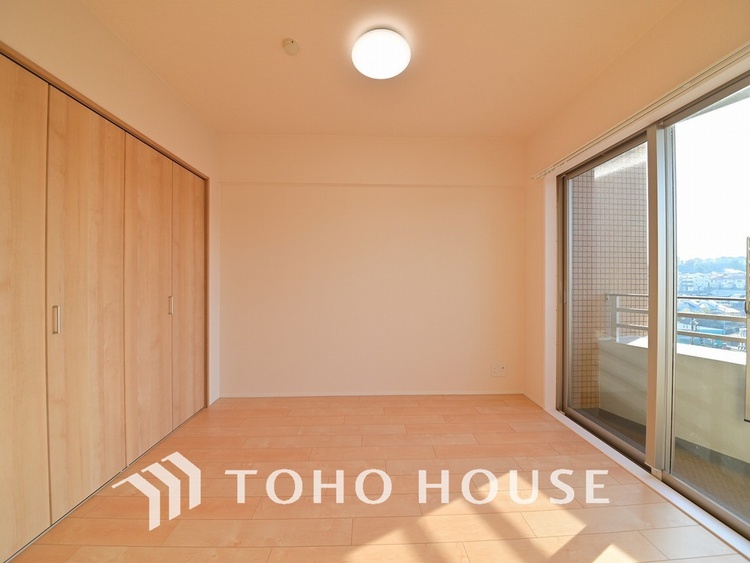 内装 シンプルですっきりとした室内は飽きのこない居心地の良い雰囲気です