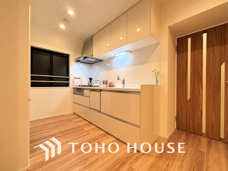 キッチン シンプルな部屋の雰囲気に溶け合うナチュラルキッチン