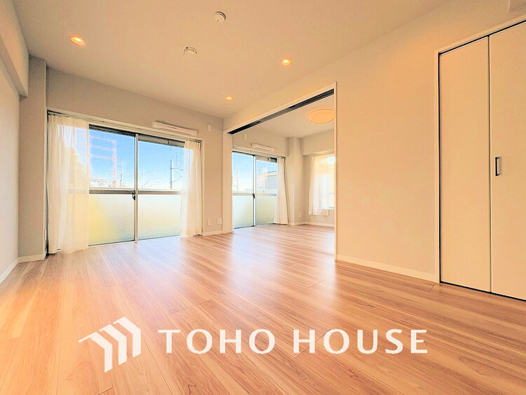 内装 家族みんなが爽やかに過ごせるように、光をたっぷり取り込んだLDK