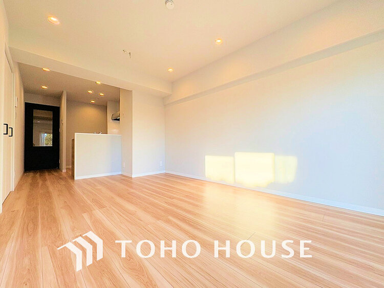 内装 上質な時間を育む暮らしのメインステージ。寛ぎとコミュニケーションを育む居心地のよい場所