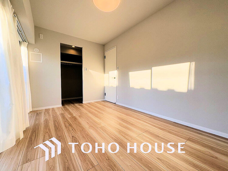 内装 シンプルですっきりとした室内は飽きのこない居心地の良い雰囲気