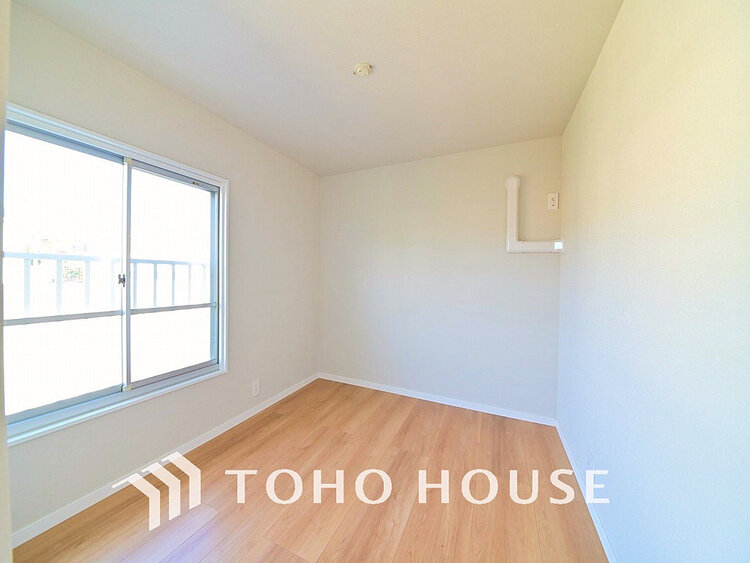 内装 採光もある洋室は、くつろぎのひと時を過ごすのにぴったり